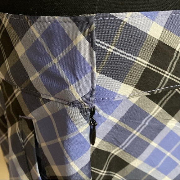 IZOD purple, black, white plaid golf skort. Size 6 - Picture 11 of 12